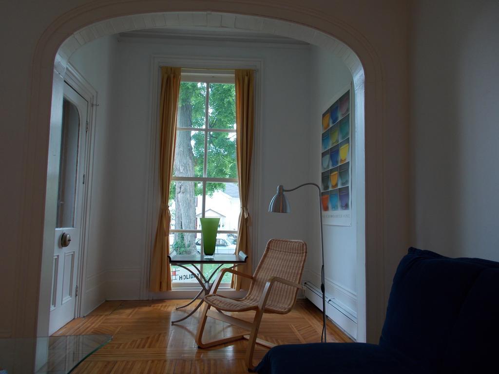 Absolute 1000 Islands Monthly Suites Gananoque Pokoj fotografie