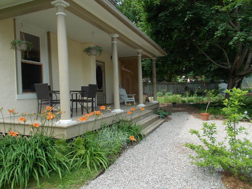 Absolute 1000 Islands Monthly Suites Gananoque Pokoj fotografie