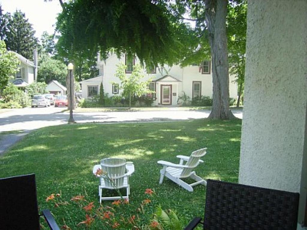 Absolute 1000 Islands Monthly Suites Gananoque Exteriér fotografie
